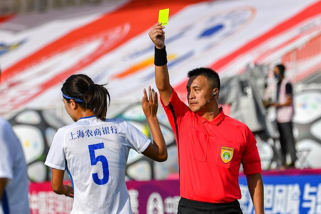 王思雨:观众的欢呼令我兴奋 我认真起来很可怕